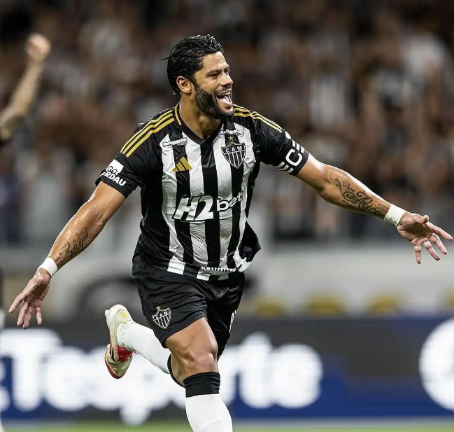 38岁的绿巨人反对天堂的意志! 439个进球与内马尔并列 并与巴西的得分手并列